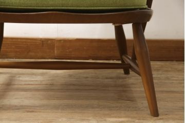 中古　美品　アーコール(ERCOL)　ほっと心が落ち着くような癒しカラーが魅力の1人掛けソファ(ウインザーチェア、アーコールチェア、イージーチェア、ラウンジチェア、ボウバック、ウィンザーチェア、アームチェア、1P)(R-065235)