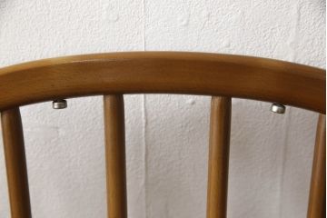 中古　美品　アーコール(ERCOL)　ほっと心が落ち着くような癒しカラーが魅力の1人掛けソファ(ウインザーチェア、アーコールチェア、イージーチェア、ラウンジチェア、ボウバック、ウィンザーチェア、アームチェア、1P)(R-065235)
