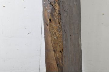 DIYなどにおすすめ!!使い込まれた風合いが魅力的な重厚な古材(テーブル、展示台、陳列台、作業台、天板、材料、資材)(R-065241)