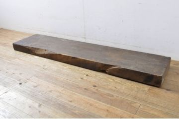DIYなどにおすすめ!!使い込まれた風合いが魅力的な重厚な古材(テーブル、展示台、陳列台、作業台、天板、材料、資材)(R-065241)