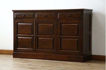 中古　美品　松本民芸家具　天板リメイク　シックな色合いが落ち着いた雰囲気を醸し出すサイドボード(カウンターテーブル、戸棚、収納棚、キャビネット)(R-065248)