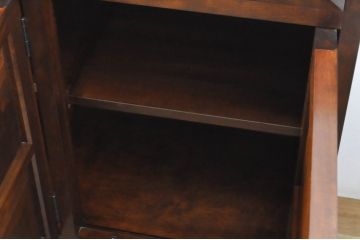 中古　美品　松本民芸家具　天板リメイク　シックな色合いが落ち着いた雰囲気を醸し出すサイドボード(カウンターテーブル、戸棚、収納棚、キャビネット)(R-065248)