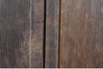 アンティーク建具　昭和初期　経年を感じる風合いが味わい深い雨戸2枚セット(板戸、引き戸)(R-065250)