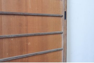 アンティーク建具　昭和初期　上手物!!　美しい柾目が魅力の舞良戸2枚セット(まいらど、板戸、引き戸)(R-065252)