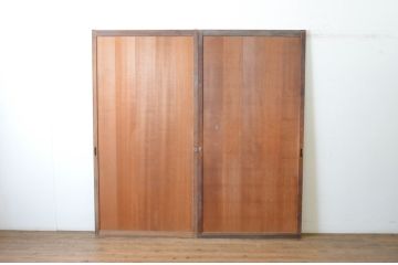 アンティーク建具　昭和初期　上手物!!　美しい柾目が魅力の舞良戸2枚セット(まいらど、板戸、引き戸)(R-065252)