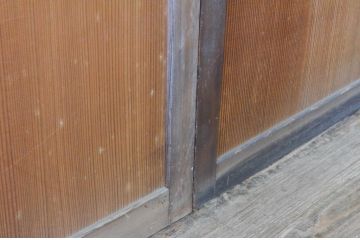アンティーク建具　昭和初期　上手物!!　美しい柾目が魅力の舞良戸2枚セット(まいらど、板戸、引き戸)(R-065252)