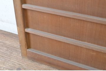 アンティーク建具　昭和初期　上手物!!　美しい柾目が魅力の舞良戸1枚(まいらど、横桟板戸、引き戸)(R-065254)