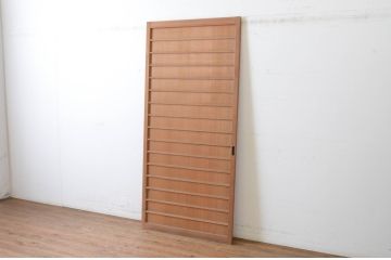 アンティーク建具　昭和初期　上手物!!　美しい柾目が魅力の舞良戸1枚(まいらど、横桟板戸、引き戸)(R-065255)