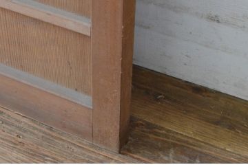アンティーク建具　昭和初期　上手物!!　美しい柾目が魅力の舞良戸1枚(まいらど、横桟板戸、引き戸)(R-065255)