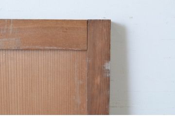 アンティーク建具　凝った作り!　縦でも横でも使える木味の小さなマス目(升目)格子扉1枚(きつね格子、狐格子、板戸、格子戸、小扉、ドア)(R-065281)
