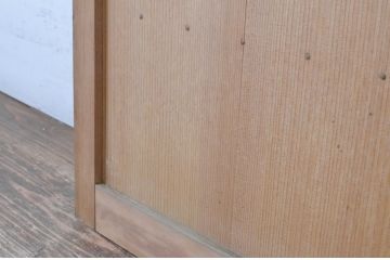 アンティーク建具　凝った作り!　縦でも横でも使える木味の小さなマス目(升目)格子扉1枚(きつね格子、狐格子、板戸、格子戸、小扉、ドア)(R-065281)