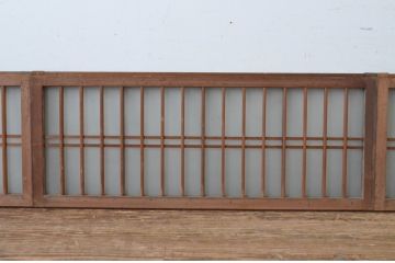 アンティーク建具　古い木味の格子入り横長ガラス窓4枚セット(ガラス戸、引き戸、明かり取り、明り取り、欄間)(R-065282)