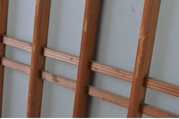 アンティーク建具　古い木味の格子入り横長ガラス窓4枚セット(ガラス戸、引き戸、明かり取り、明り取り、欄間)(R-065282)