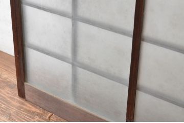 アンティーク建具　古い木味が趣あるマス目(升目)格子入りのガラス窓2枚セット(引き戸、ガラス戸)(R-065315)