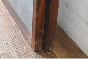 アンティーク建具　古い木味が趣あるマス目(升目)格子入りのガラス窓2枚セット(引き戸、ガラス戸)(R-065315)