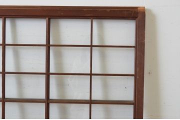 アンティーク建具　古い木味が趣あるマス目(升目)格子入りのガラス窓2枚セット(引き戸、ガラス戸)(R-065317)