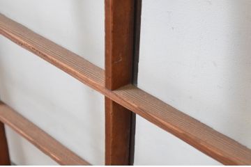アンティーク建具　古い木味が趣あるマス目(升目)格子入りのガラス窓2枚セット(引き戸、ガラス戸)(R-065317)