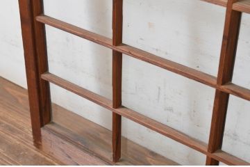 アンティーク建具　古い木味が趣あるマス目(升目)格子入りのガラス窓2枚セット(引き戸、ガラス戸)(R-065317)