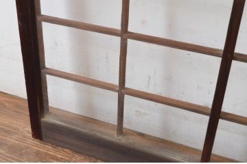 アンティーク建具　古い木味が趣あるマス目(升目)格子入りのガラス窓2枚セット(引き戸、ガラス戸)(R-065317)