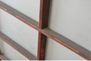 アンティーク建具　古い木味が趣あるマス目(升目)格子入りのガラス窓2枚セット(引き戸、ガラス戸)(R-065318)