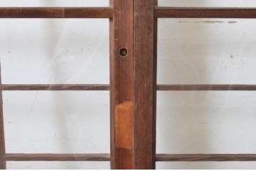 アンティーク建具　古い木味が趣あるマス目(升目)格子入りのガラス窓2枚セット(引き戸、ガラス戸)(R-065320)
