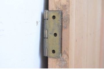 アンティーク建具　細かなマス目(升目)格子が美しい両開き扉1対(2枚セット)(きつね格子、狐格子、窓、木製戸)(R-065338)