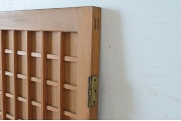 アンティーク建具　細かなマス目(升目)格子が美しい両開き扉1対(2枚セット)(きつね格子、狐格子、窓、木製戸)(R-065339)