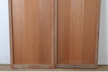アンティーク建具　細かなマス目(升目)格子が美しい両開き扉1対(2枚セット)(きつね格子、狐格子、窓、木製戸)(R-065339)