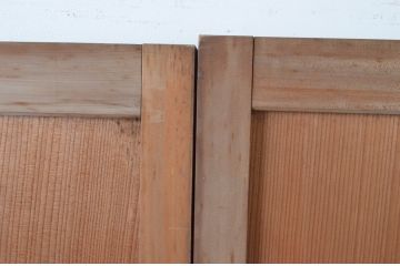 アンティーク建具　細かなマス目(升目)格子が美しい両開き扉1対(2枚セット)(きつね格子、狐格子、窓、木製戸)(R-065339)