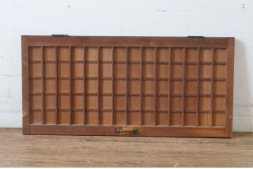 アンティーク建具　縦でも横でも使えるマス目(升目)格子の小さな扉1枚(きつね格子、狐格子、窓、木製戸)(R-065340)