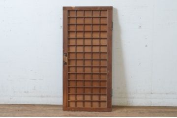 アンティーク建具　縦でも横でも使えるマス目(升目)格子の小さな扉1枚(きつね格子、狐格子、窓、木製戸)(R-065340)