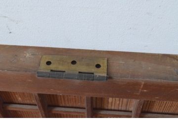 アンティーク建具　縦でも横でも使えるマス目(升目)格子の小さな扉1枚(きつね格子、狐格子、窓、木製戸)(R-065340)