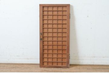 アンティーク建具　縦でも横でも使えるマス目(升目)格子の小さな扉1枚(きつね格子、狐格子、窓、木製戸)(R-065342)