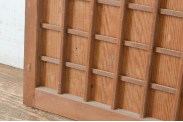 アンティーク建具　縦でも横でも使えるマス目(升目)格子の小さな扉1枚(きつね格子、狐格子、窓、木製戸)(R-065342)