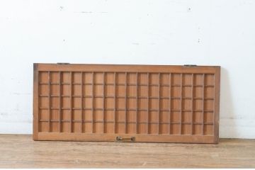アンティーク建具　縦でも横でも使えるマス目(升目)格子の小さな扉1枚(きつね格子、狐格子、窓、木製戸)(R-065343)