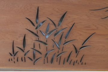 アンティーク建具　野でたわむれる鳥が透かし彫りで表現された欄間2枚セット(明かり取り、明り取り)(R-065357)