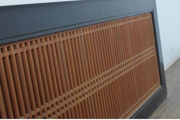 アンティーク建具　特大サイズ!!黒漆塗り枠が美しい存在感のある格子欄間2枚セット(明かり取り、明り取り)(R-065358)