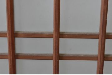 アンティーク建具　シンプルでインテリアに合わせやすい格子入りのスモークガラス欄間3枚セット(明かり取り、明り取り)(R-065359)