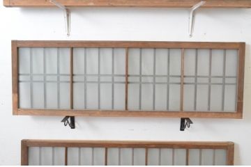 アンティーク建具　シンプルでインテリアに合わせやすい格子入りのスモークガラス欄間3枚セット(明かり取り、明り取り)(R-065359)