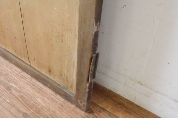 アンティーク建具　ペイント仕上げ限定　レトロな雰囲気あふれるドア1枚(扉、木製ドア、開き戸)(R-065364)