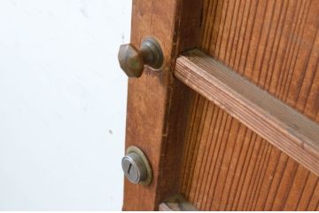 アンティーク建具　上質な銅製のつまみ付き舞良戸扉1枚(まいらど、板戸、ドア)(R-065365)