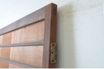 アンティーク建具　上質な銅製のつまみ付き舞良戸扉1枚(まいらど、板戸、ドア)(R-065365)