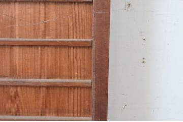 アンティーク建具　上質な銅製のつまみ付き舞良戸扉1枚(まいらど、板戸、ドア)(R-065365)