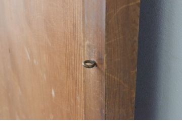 アンティーク建具　上質な銅製のつまみ付き舞良戸扉1枚(まいらど、板戸、ドア)(R-065365)