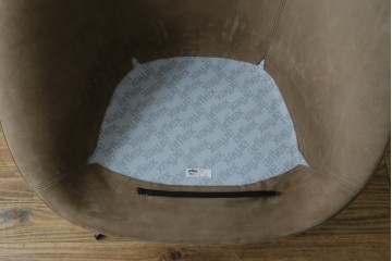 中古　超美品　ほぼ未使用　arflex(アルフレックス)　LUCIA(ルチア)　バックスキン張り(張り地L4ランク)　丸みのあるフォルムが柔らかい印象を与える1人掛けソファ　定価716,100円　(R-065389)