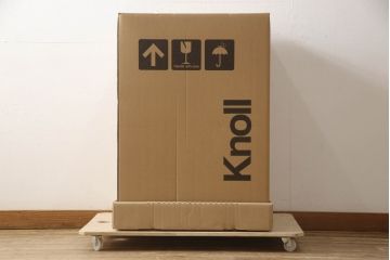 新品　未開封品　未使用品　Knoll製(ノル)　Mies van der Rohe(ミース・ファン・デル・ローエ)コレクション  Brno armchair　flat bar　255 ACRG(ブルーノアームチェア　フラットバー)　ブラック　本革(レザー・Wランク)　アームパッド付チェア(ダイニングチェア、椅子、イス)(定価約41万8千円)(R-065393)