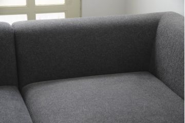 中古　美品　IDC大塚家具取り扱い　すっきりとしたリビングスタイルを実現できるクッション付きコーナーソファ(L字型、4人掛け、5人掛け、4P)(定価約48万円)(R-065394)