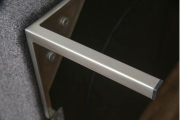 中古　美品　IDC大塚家具取り扱い　すっきりとしたリビングスタイルを実現できるクッション付きコーナーソファ(L字型、4人掛け、5人掛け、4P)(定価約48万円)(R-065394)