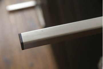 中古　美品　IDC大塚家具取り扱い　すっきりとしたリビングスタイルを実現できるクッション付きコーナーソファ(L字型、4人掛け、5人掛け、4P)(定価約48万円)(R-065394)
