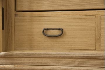 中古　国産　職人手造り　美しい金具が目を惹く上品な総桐箪笥(並厚、四方丸、桐たんす、整理タンス、引き出し、チェスト、和箪笥、衣装箪笥、着物箪笥、衣装盆)(R-065395)